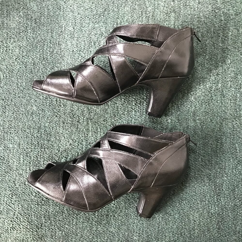 AEROSOLES Black Strappy Open-Toe Heels - Size 8.5 (NEW Without Box)
